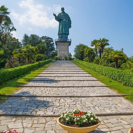 Appartamento Il Golfo Lake View - Happy Rentals 瓦雷泽 外观 照片