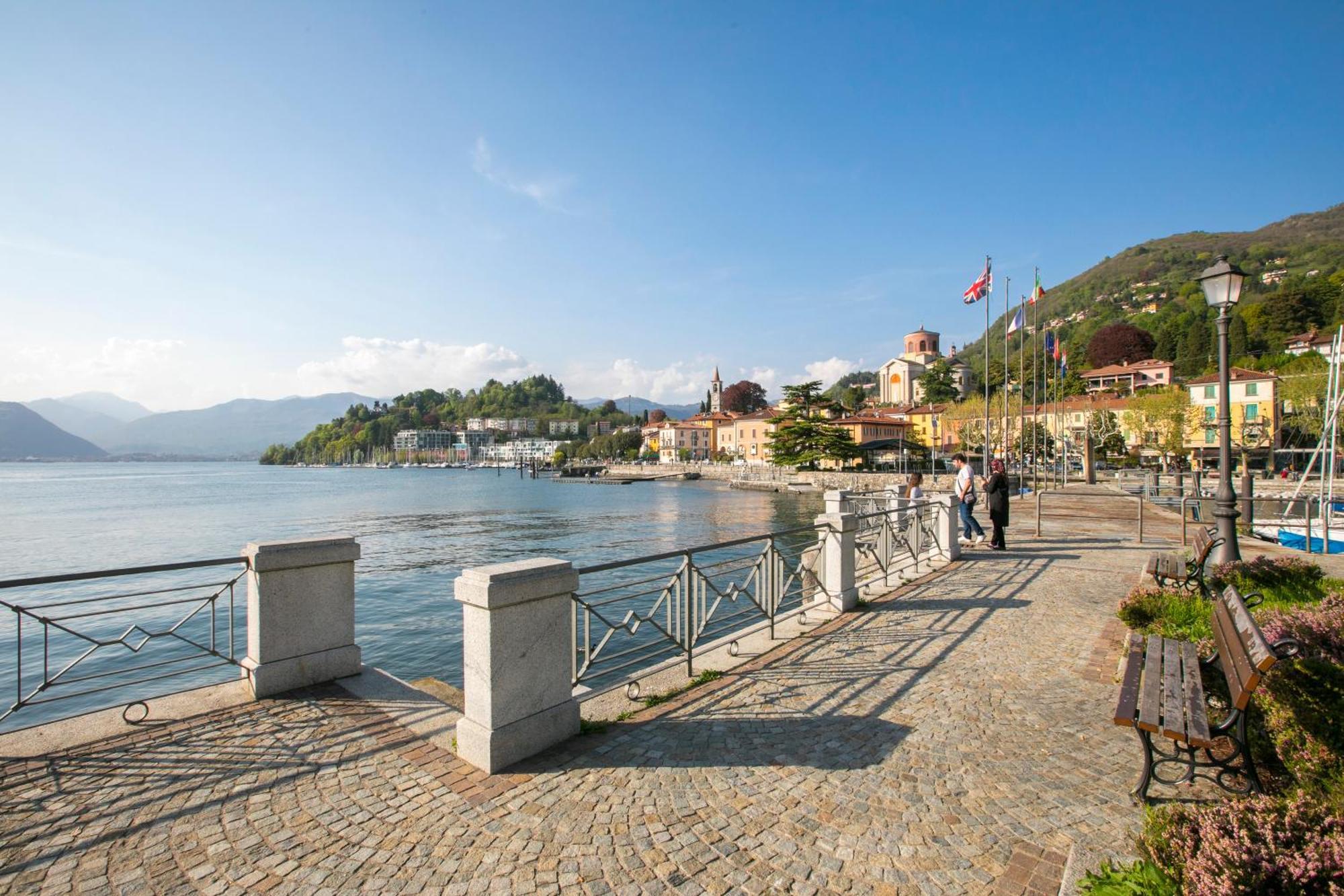 Appartamento Il Golfo Lake View - Happy Rentals 瓦雷泽 外观 照片