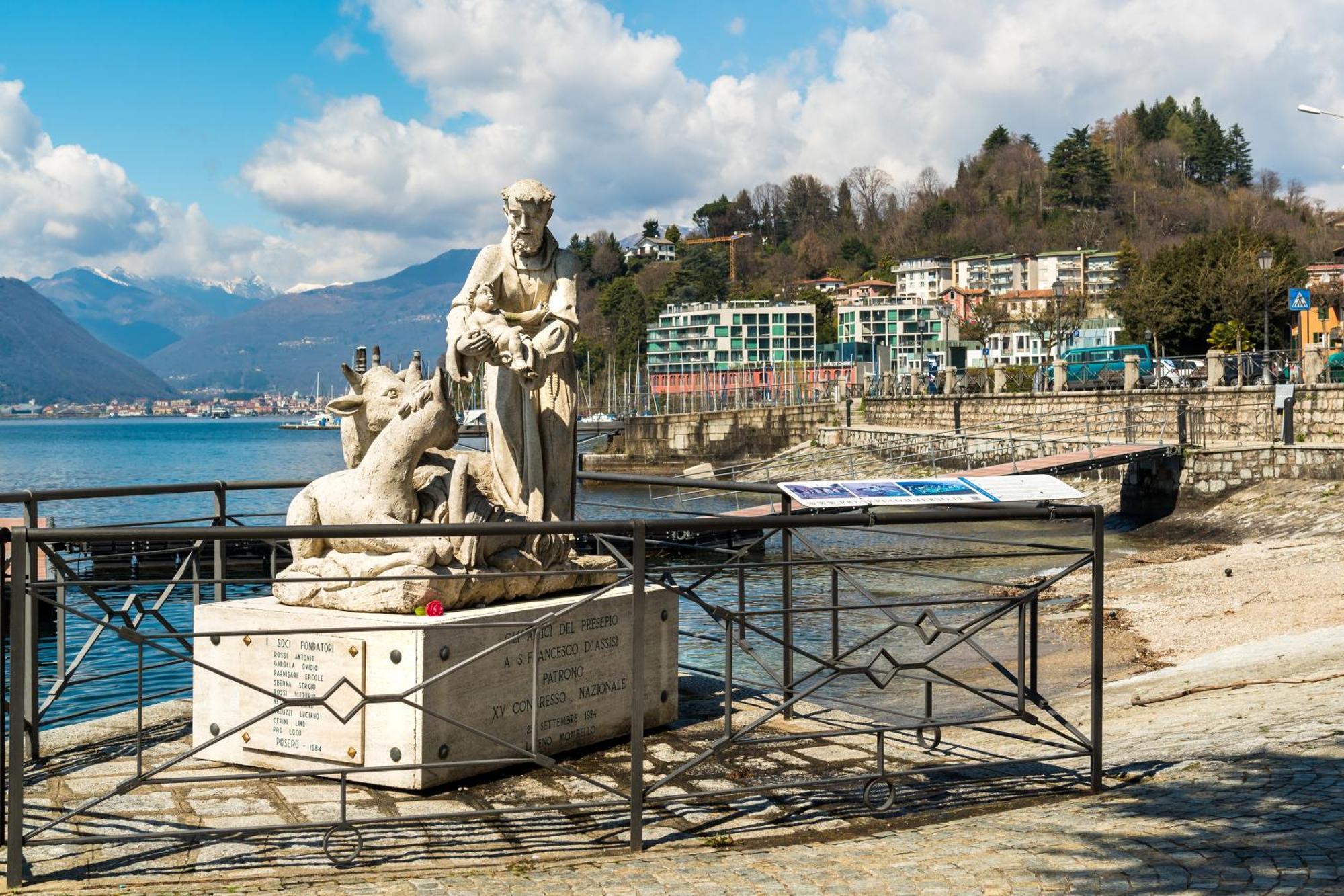 Appartamento Il Golfo Lake View - Happy Rentals 瓦雷泽 外观 照片