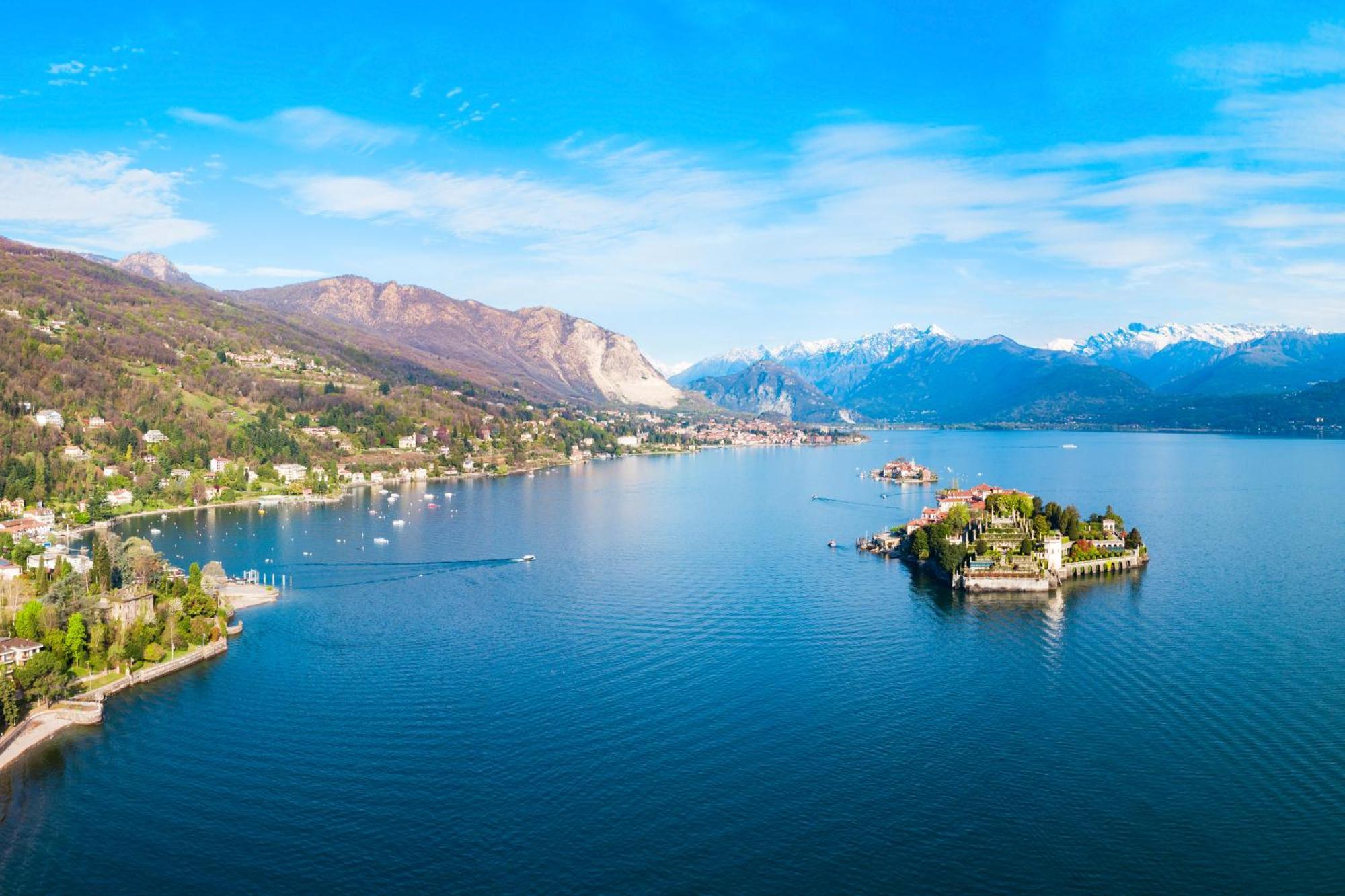 Appartamento Il Golfo Lake View - Happy Rentals 瓦雷泽 外观 照片
