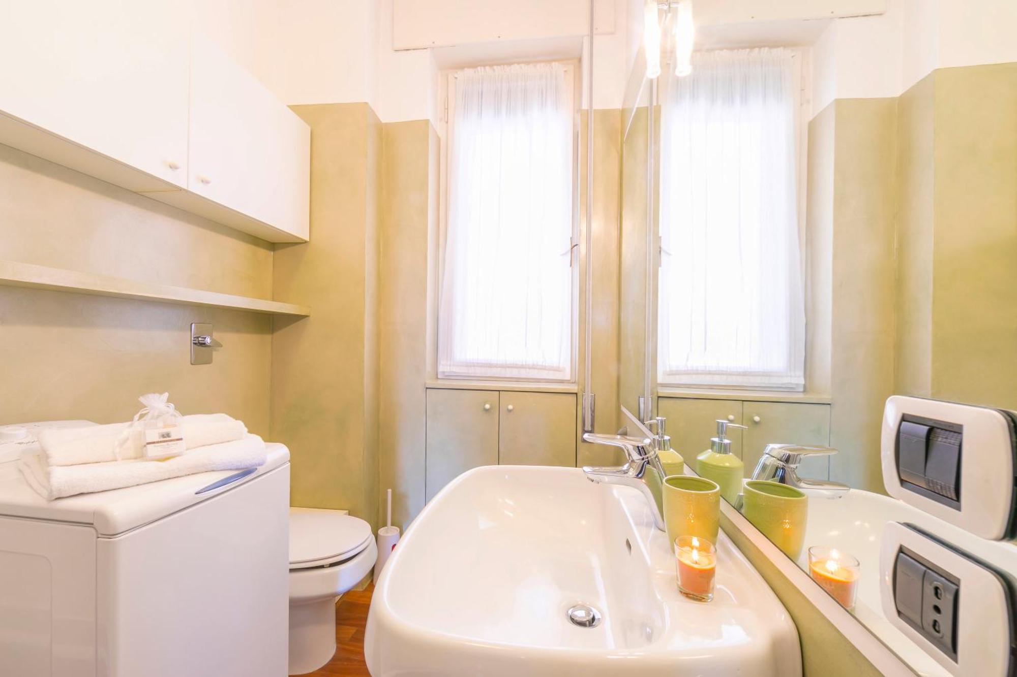 Appartamento Il Golfo Lake View - Happy Rentals 瓦雷泽 外观 照片