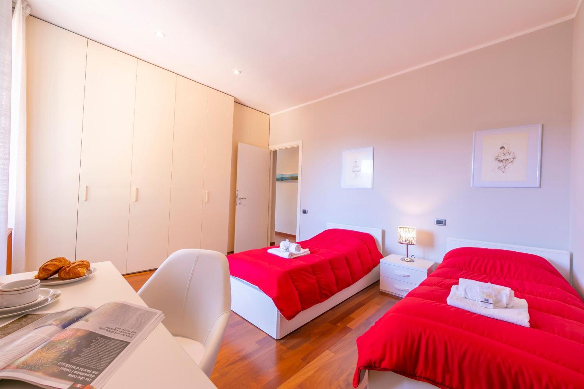 Appartamento Il Golfo Lake View - Happy Rentals 瓦雷泽 外观 照片