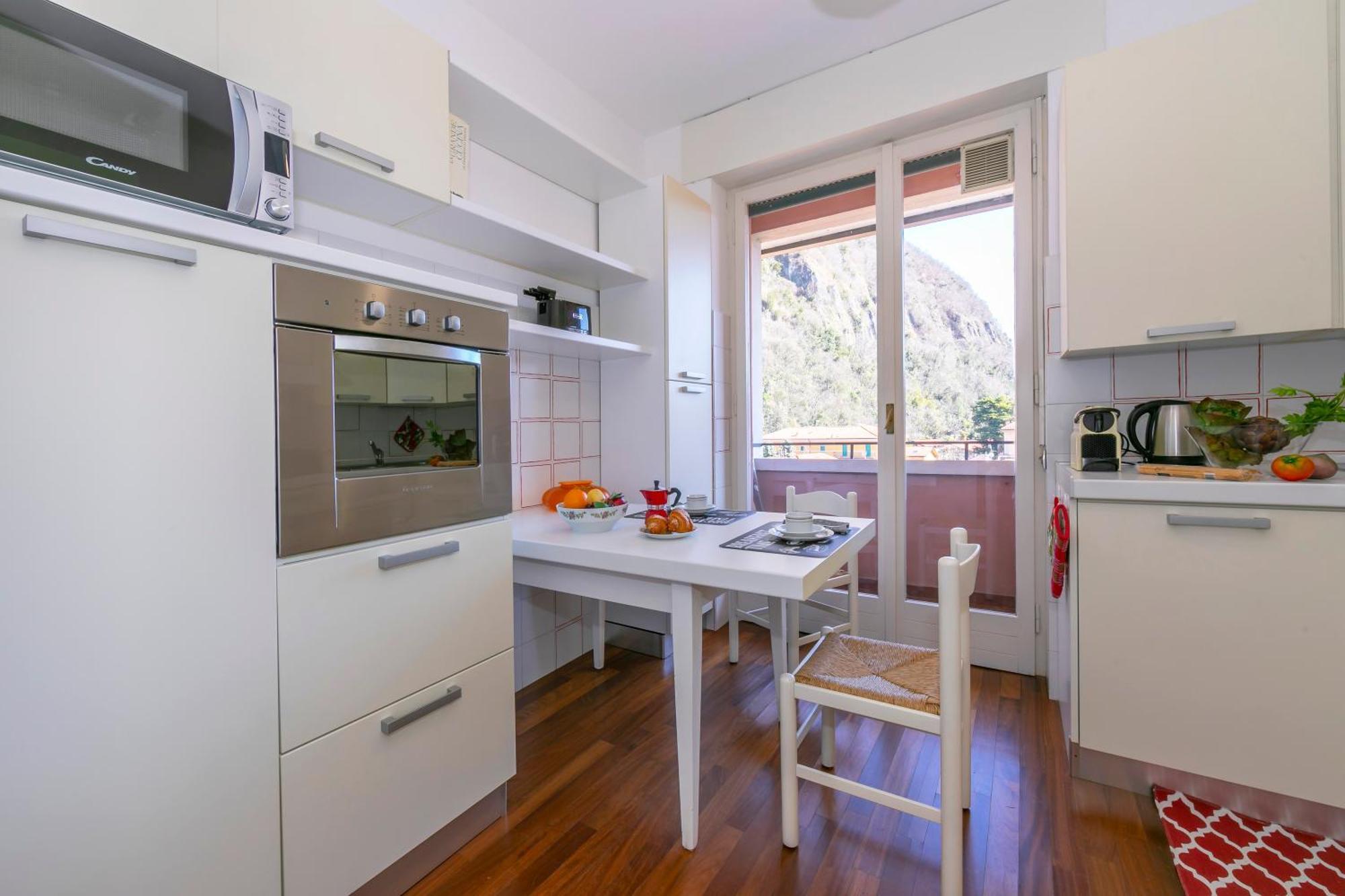 Appartamento Il Golfo Lake View - Happy Rentals 瓦雷泽 外观 照片