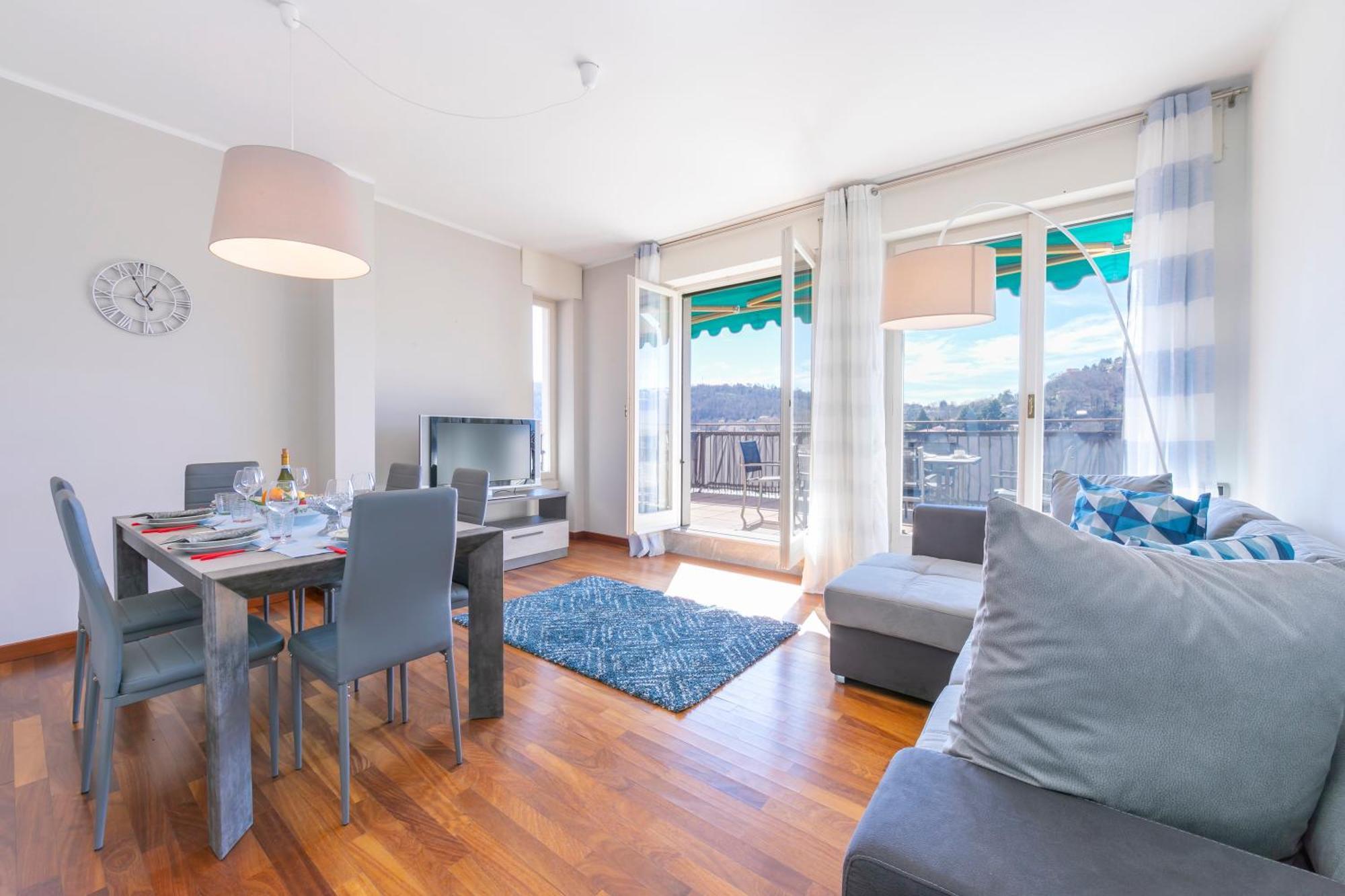 Appartamento Il Golfo Lake View - Happy Rentals 瓦雷泽 外观 照片
