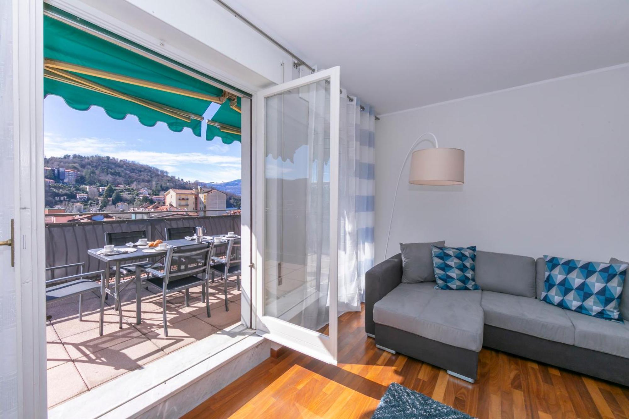 Appartamento Il Golfo Lake View - Happy Rentals 瓦雷泽 外观 照片