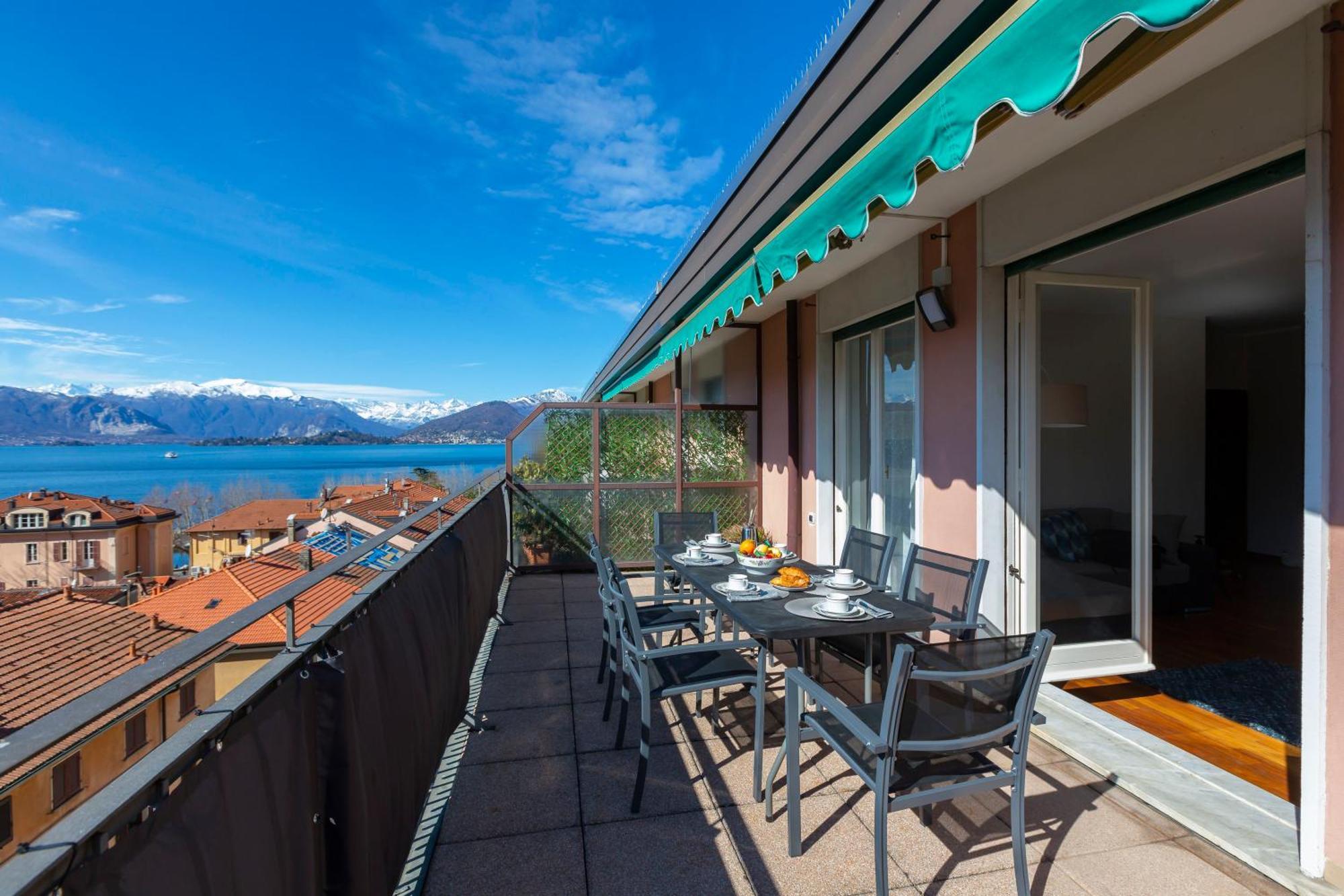 Appartamento Il Golfo Lake View - Happy Rentals 瓦雷泽 外观 照片